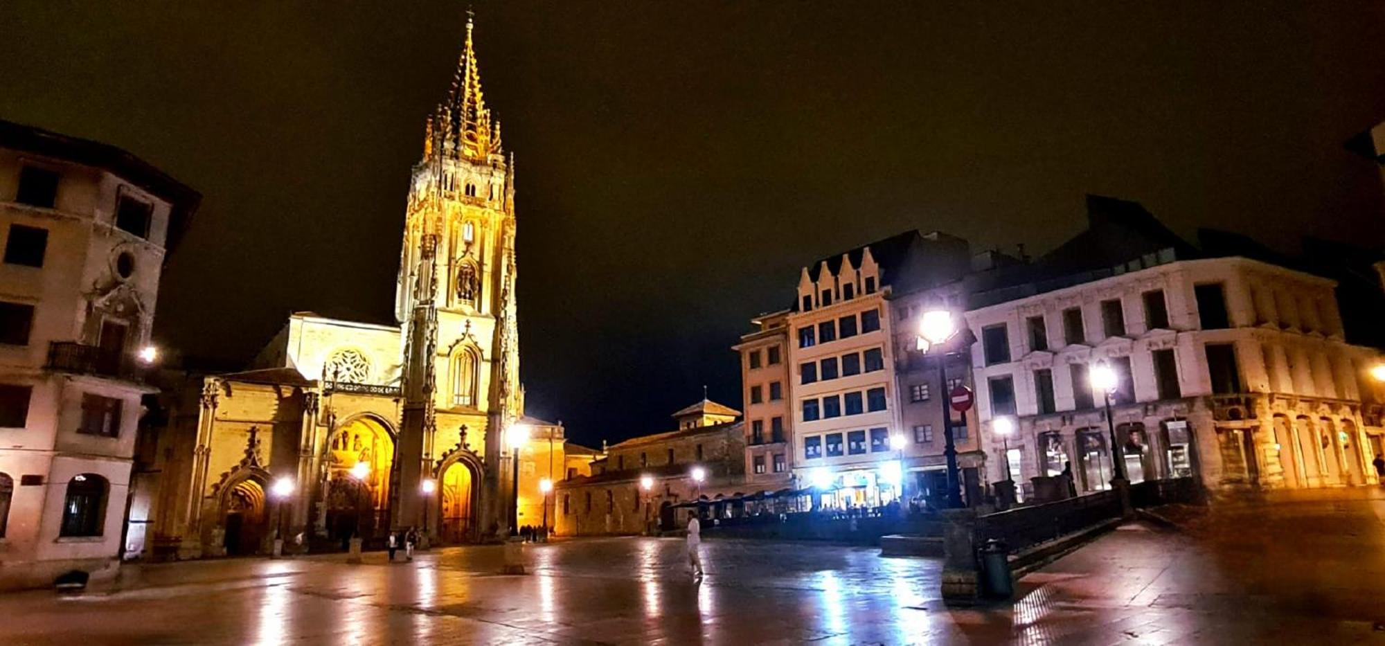 Atico De Diseno En El Centro Leilighet Oviedo Eksteriør bilde